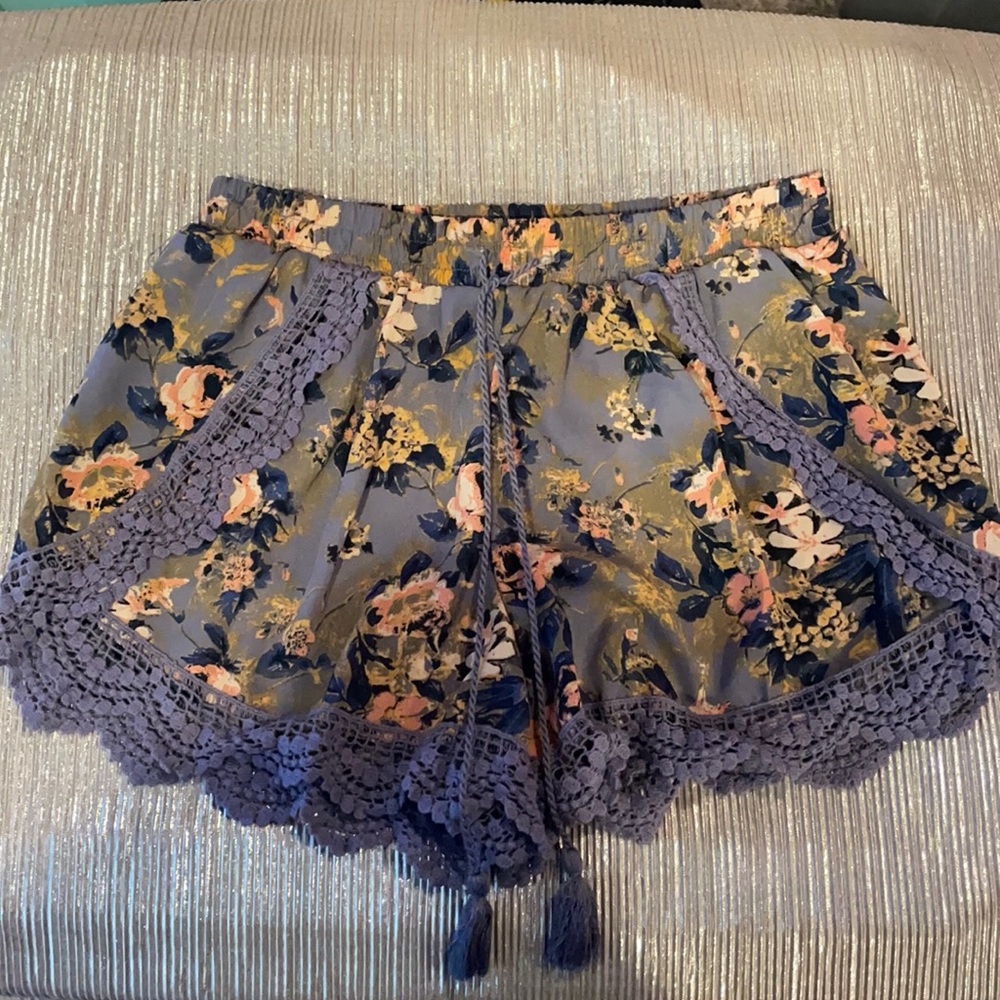 Foral shorts